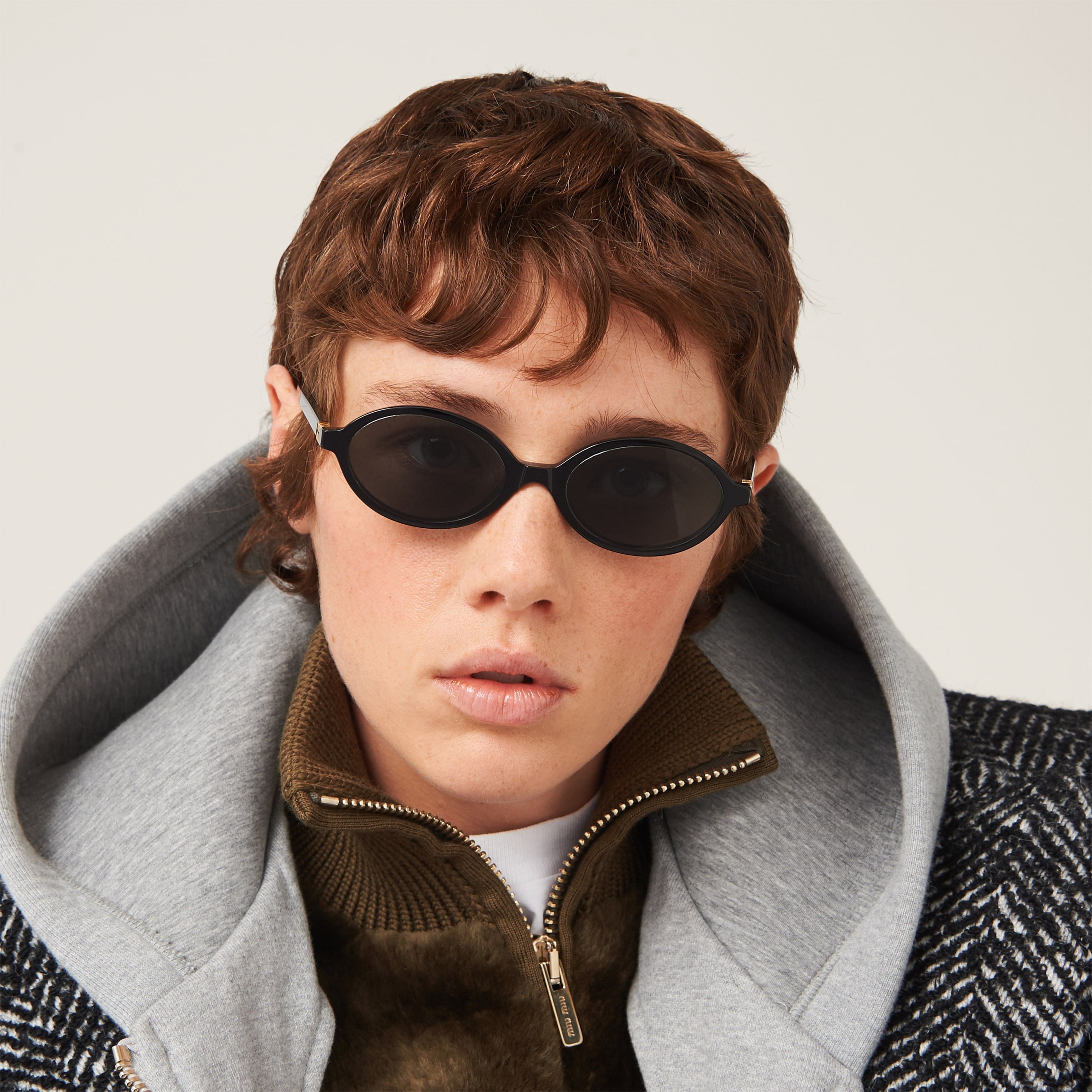 Lunette de soleil Miu Black