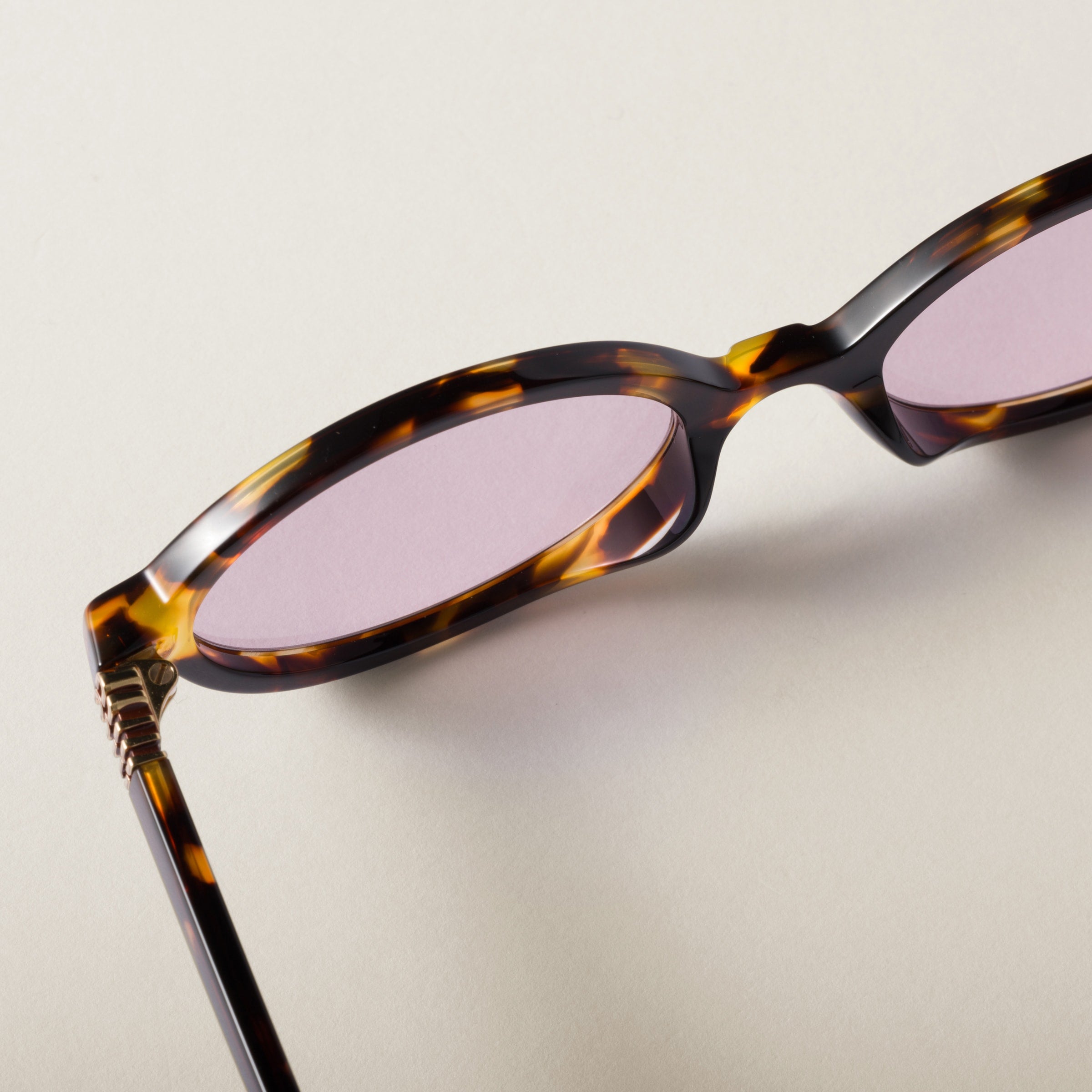 Lunette de soleil Miu Léopard / verre rose