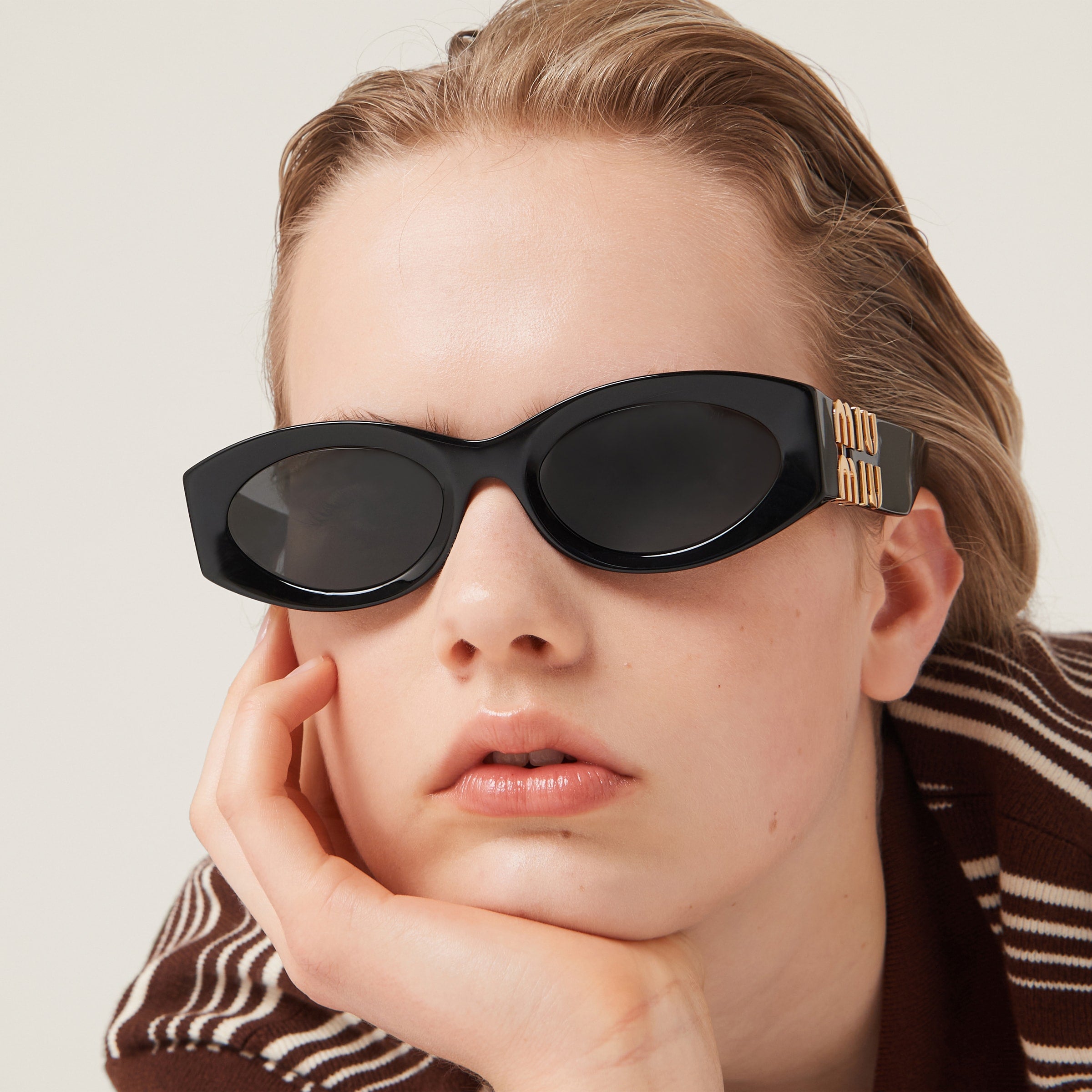 Lunette de soleil Glimpse Miu Noir