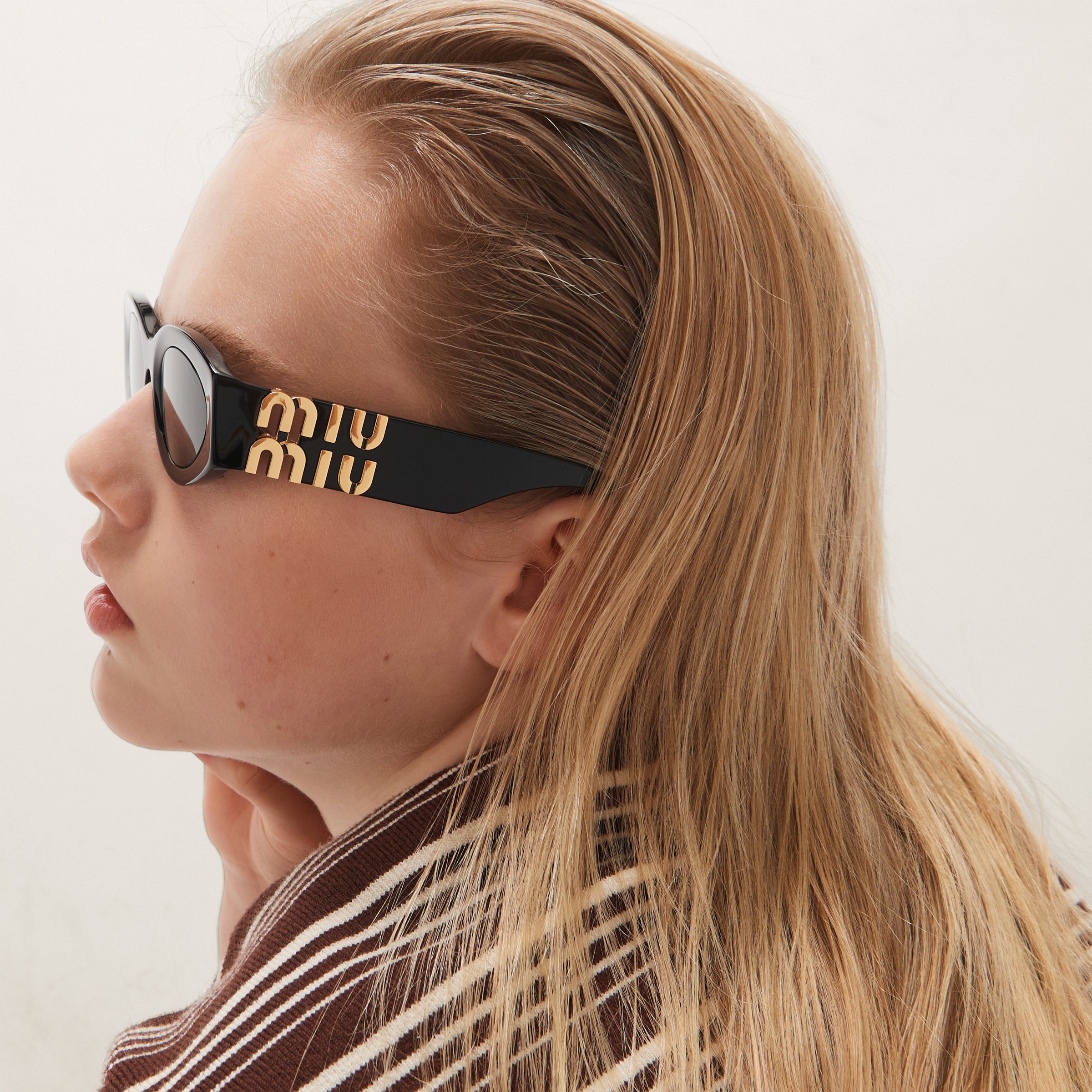 Lunette de soleil Glimpse Miu Noir