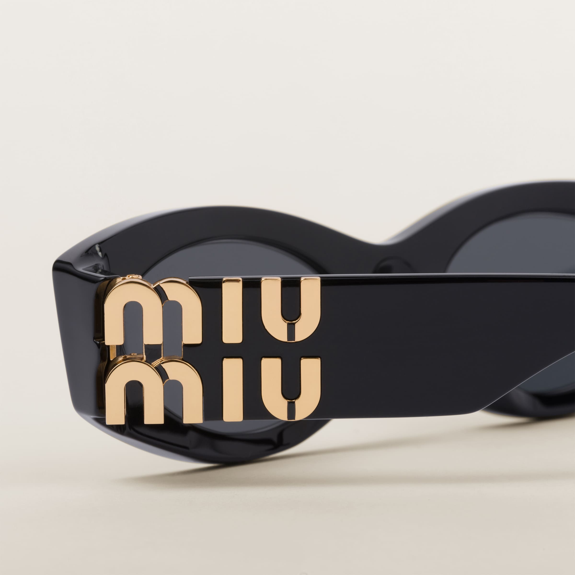 Lunette de soleil Glimpse Miu Noir