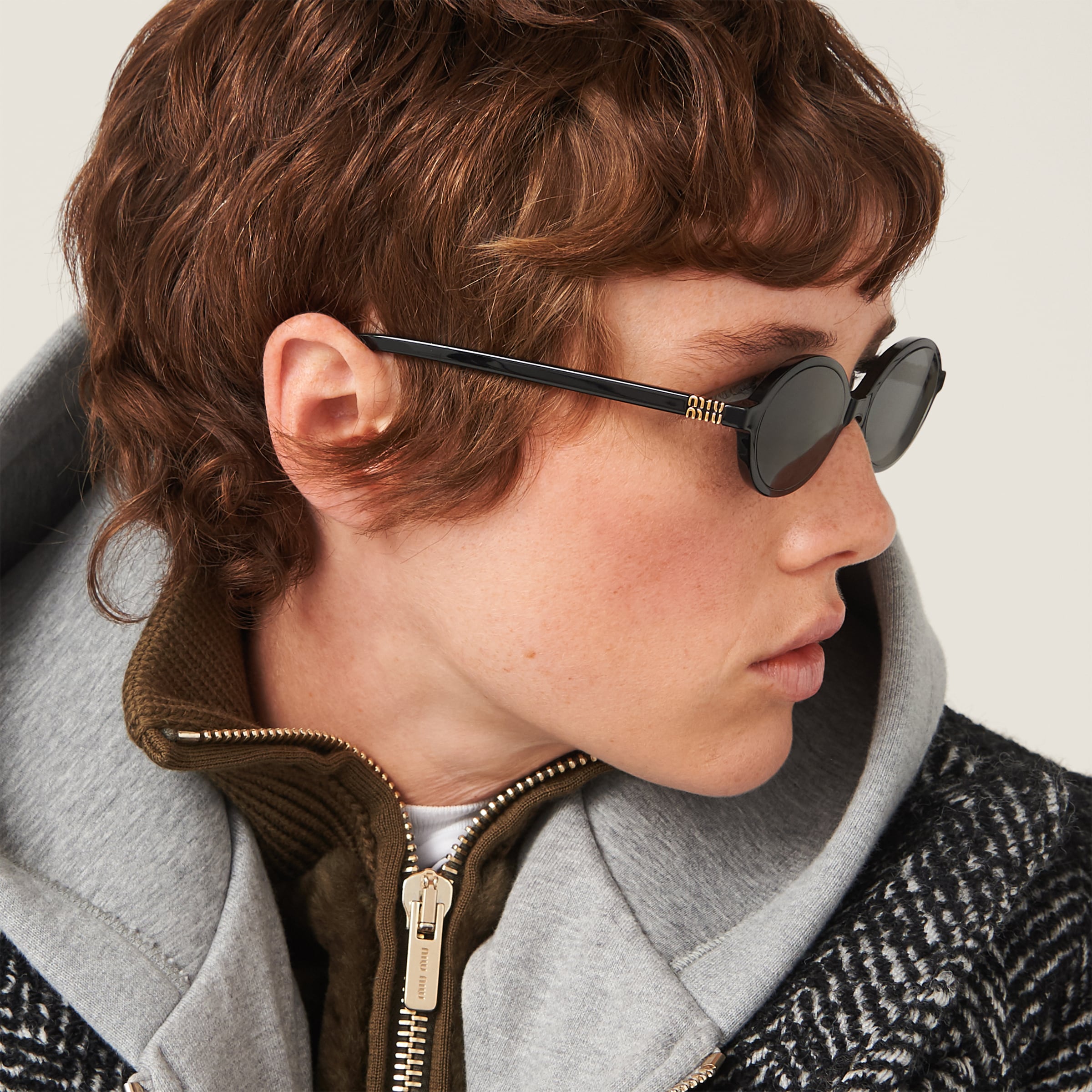 Lunette de soleil Miu Black